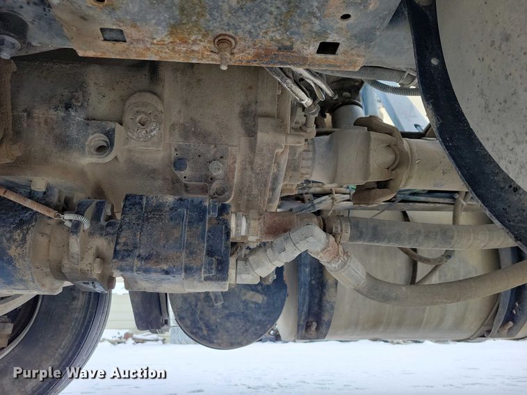 image for item NO9830 2005 Mack CXN613 semi truck