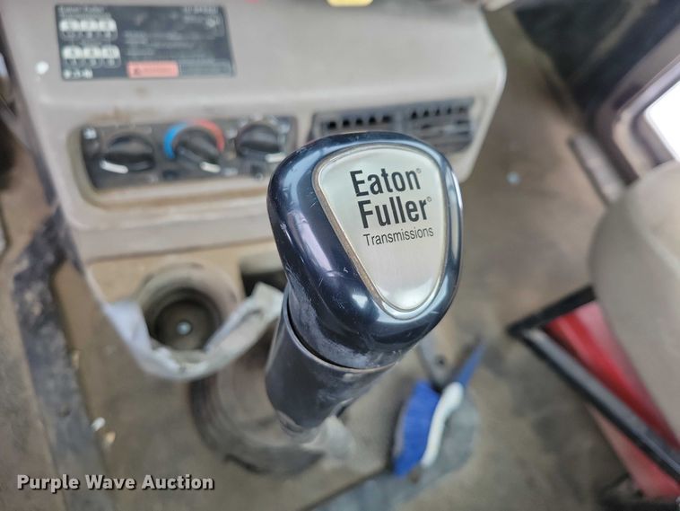 image for item NO9830 2005 Mack CXN613 semi truck