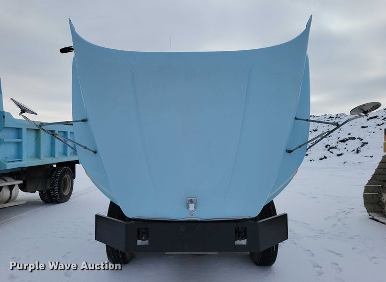 image for item NO9830 2005 Mack CXN613 semi truck