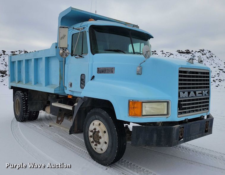 image for item NO9831 1994 Mack CH613 dump truck