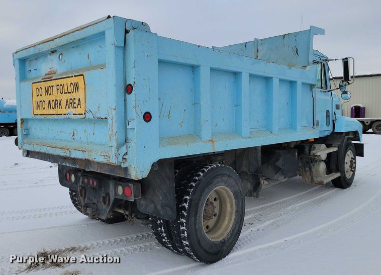 image for item NO9831 1994 Mack CH613 dump truck