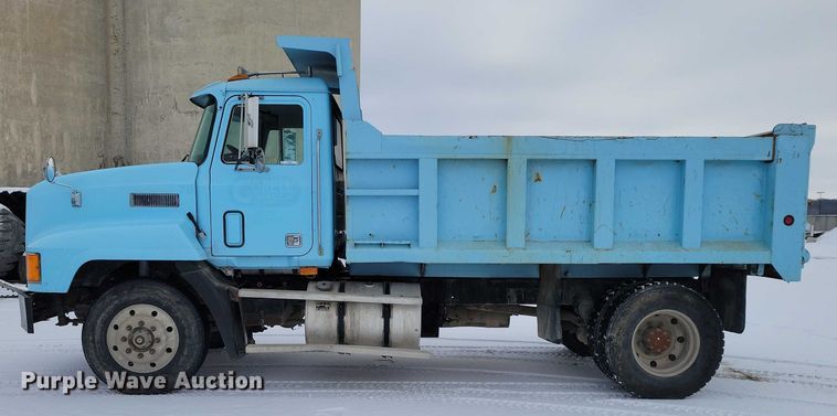 image for item NO9831 1994 Mack CH613 dump truck
