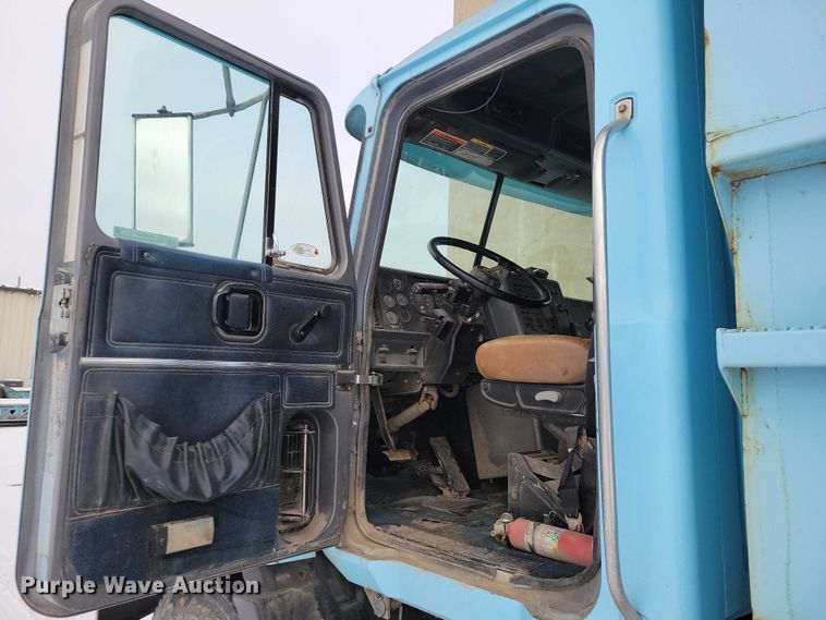 image for item NO9831 1994 Mack CH613 dump truck