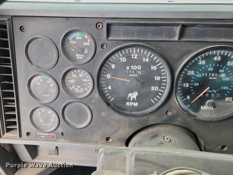 image for item NO9831 1994 Mack CH613 dump truck