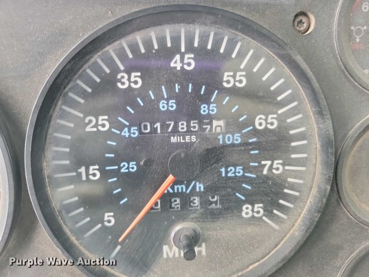 image for item NO9831 1994 Mack CH613 dump truck