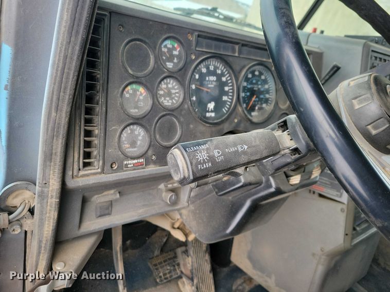 image for item NO9831 1994 Mack CH613 dump truck