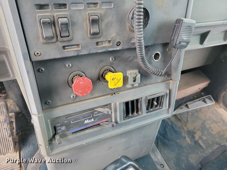 image for item NO9831 1994 Mack CH613 dump truck