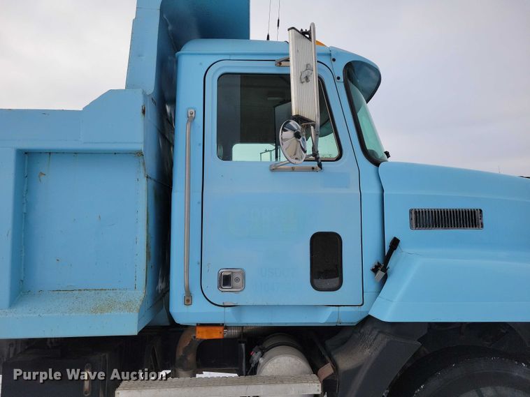 image for item NO9831 1994 Mack CH613 dump truck