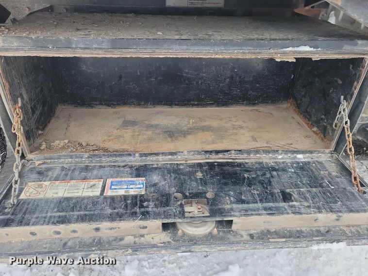 image for item NO9832 2011 Ford F450 flatbed pickup truck