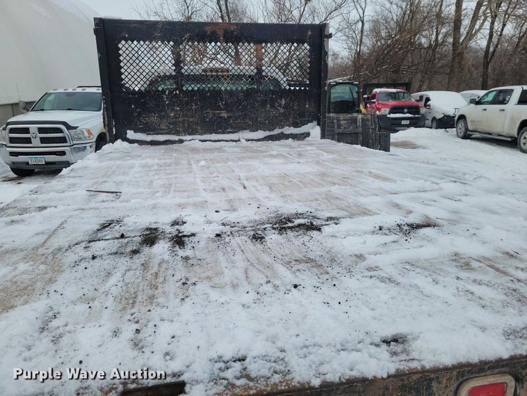 image for item NO9832 2011 Ford F450 flatbed pickup truck