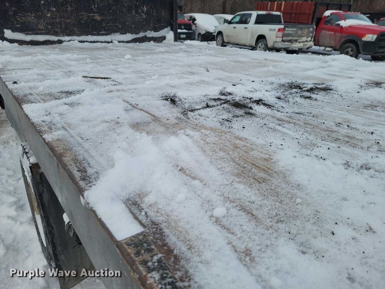 image for item NO9832 2011 Ford F450 flatbed pickup truck