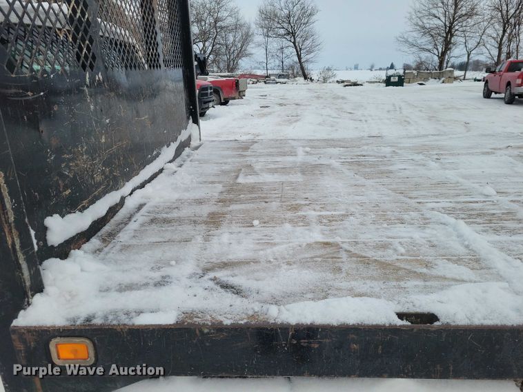 image for item NO9832 2011 Ford F450 flatbed pickup truck