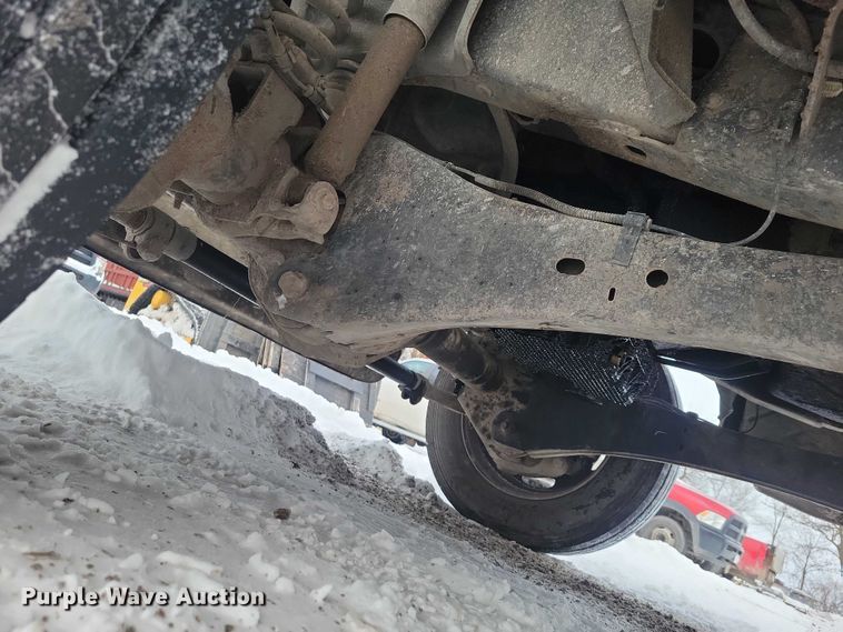 image for item NO9832 2011 Ford F450 flatbed pickup truck