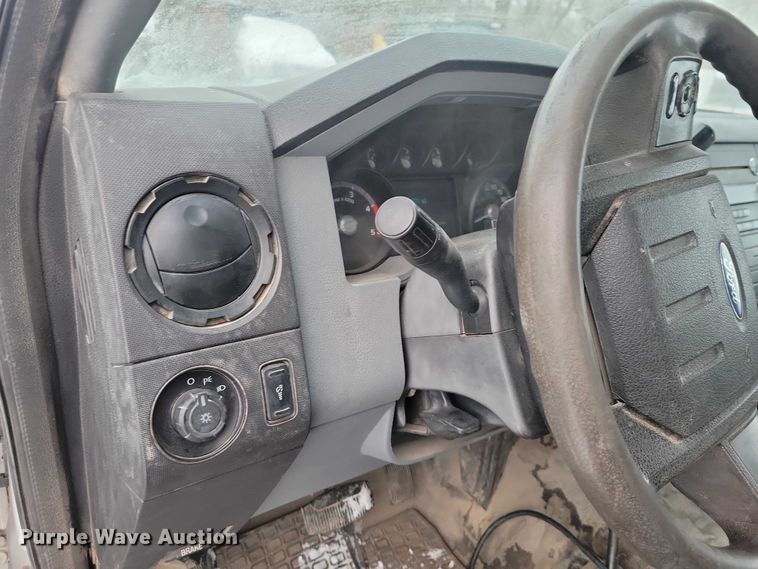 image for item NO9832 2011 Ford F450 flatbed pickup truck