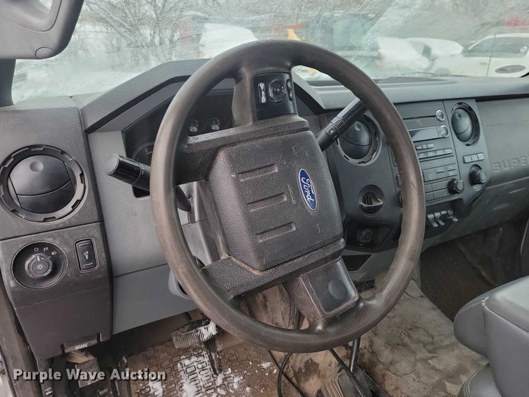 image for item NO9832 2011 Ford F450 flatbed pickup truck