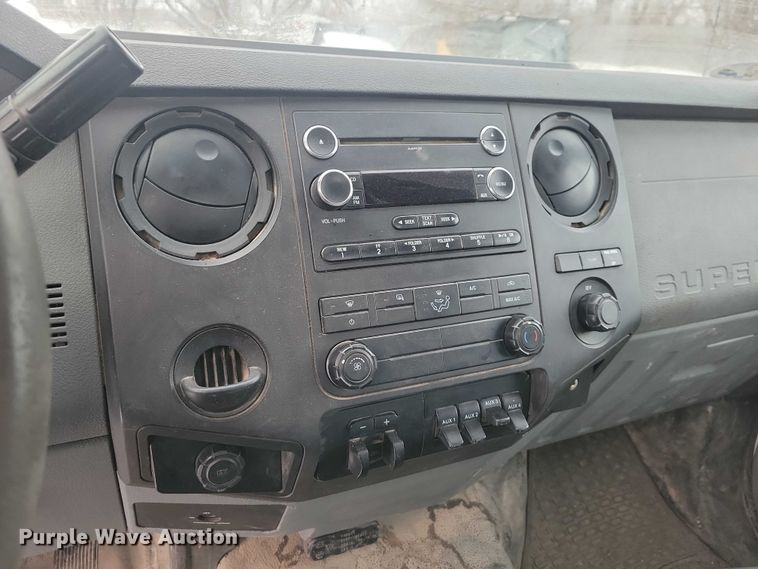 image for item NO9832 2011 Ford F450 flatbed pickup truck