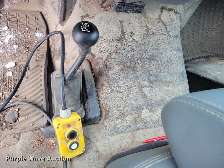 image for item NO9832 2011 Ford F450 flatbed pickup truck