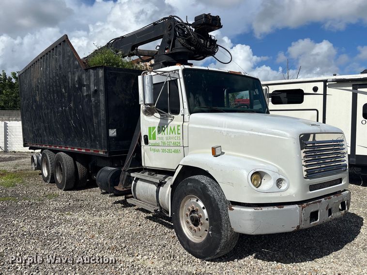 image for item YA0863 2003 Freightliner  FL112 grapple truck