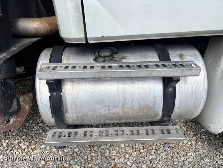 image for item YA0863 2003 Freightliner  FL112 grapple truck