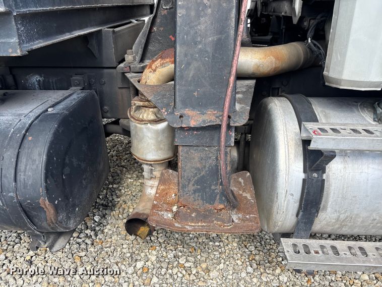 image for item YA0863 2003 Freightliner  FL112 grapple truck