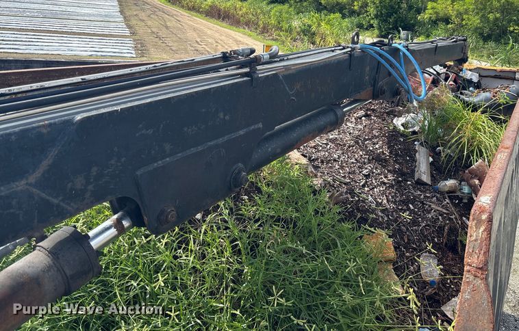 image for item YA0863 2003 Freightliner  FL112 grapple truck