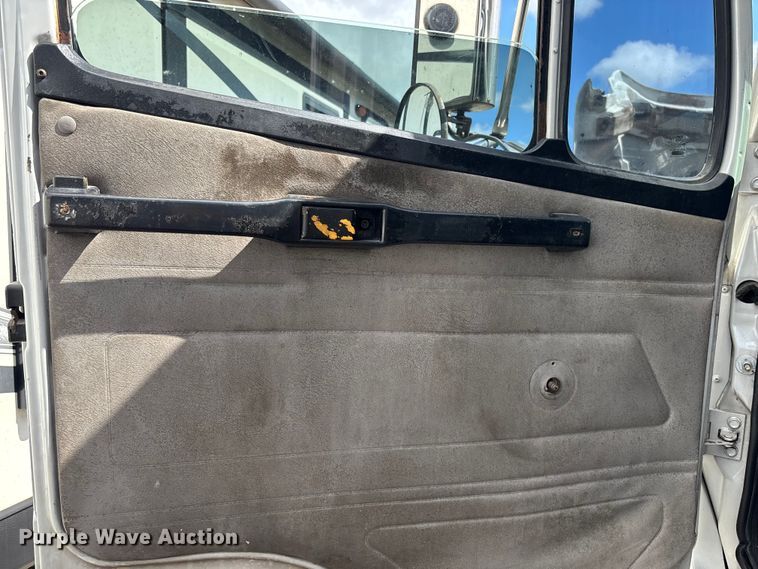 image for item YA0863 2003 Freightliner  FL112 grapple truck