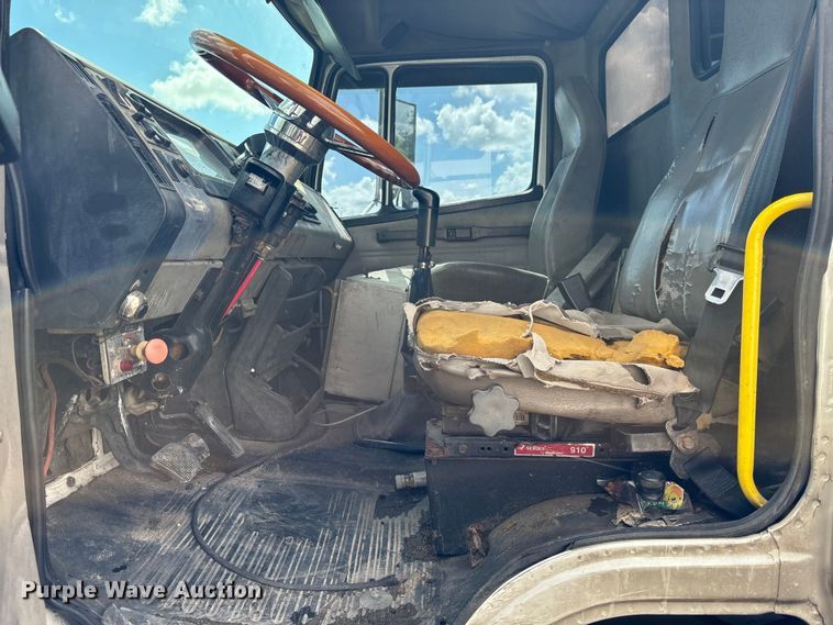 image for item YA0863 2003 Freightliner  FL112 grapple truck