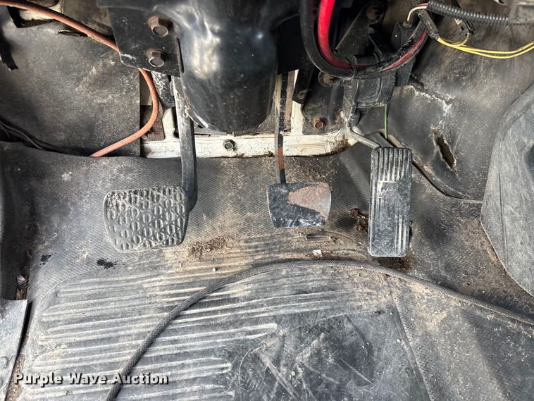 image for item YA0863 2003 Freightliner  FL112 grapple truck