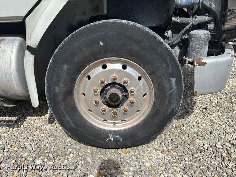 image for item YA0863 2003 Freightliner  FL112 grapple truck