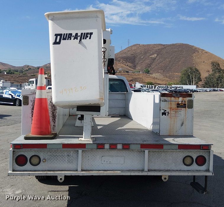image for item YA1157 2016 Ford F550 Super Duty bucket truck