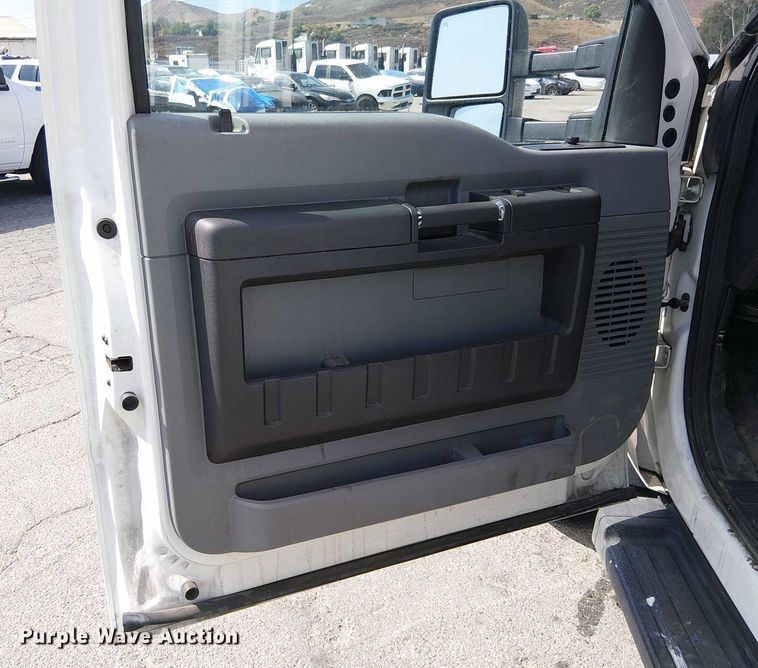 image for item YA1157 2016 Ford F550 Super Duty bucket truck