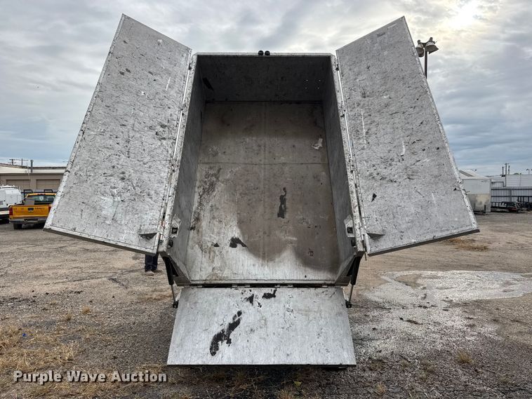 image for item YA1267 2019 Equipter RB4000 Dumper roofing debris trailer