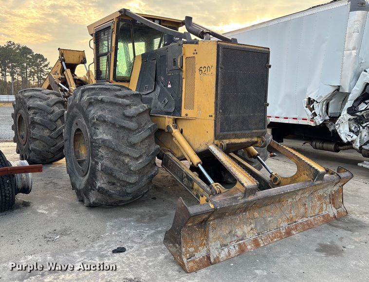 image for item YA1272 2014 Tigercat 620E skidder