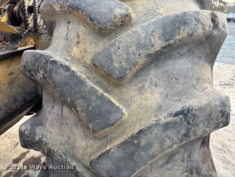 image for item YA1272 2014 Tigercat 620E skidder