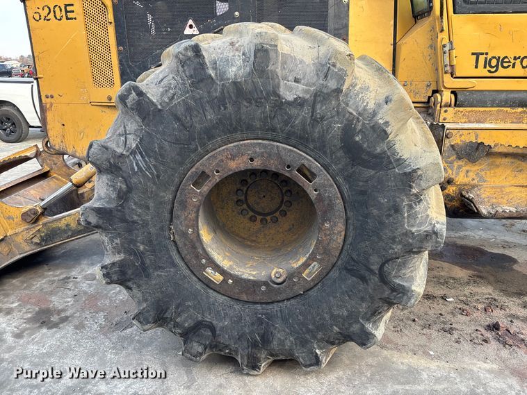 image for item YA1272 2014 Tigercat 620E skidder