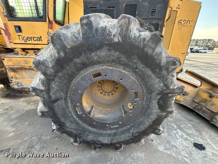 image for item YA1272 2014 Tigercat 620E skidder