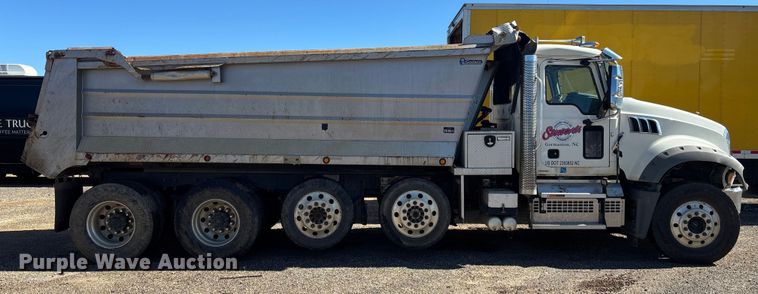 image for item YA1372 2021 Mack Granite dump truck