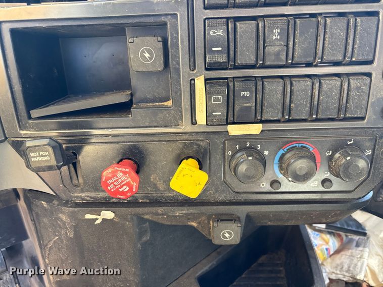 image for item YA1372 2021 Mack Granite dump truck