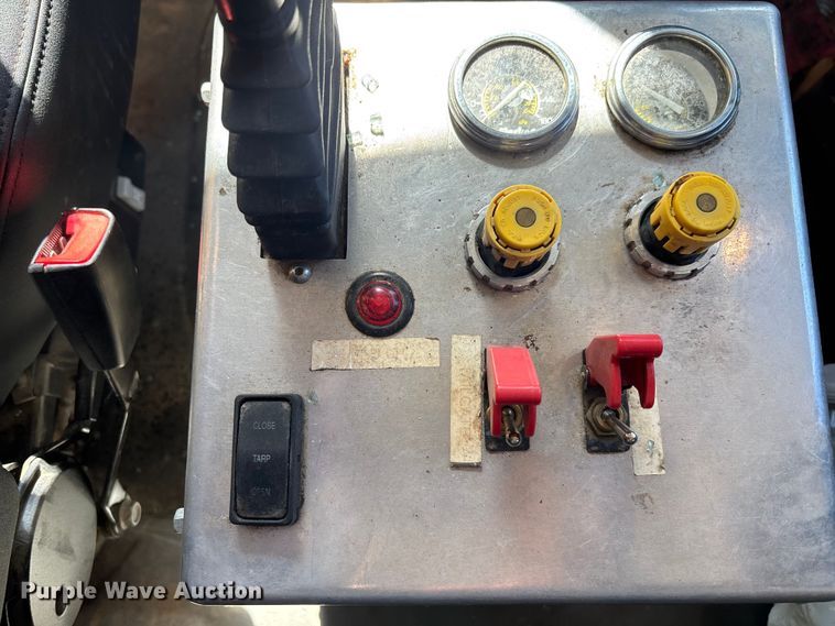 image for item YA1372 2021 Mack Granite dump truck