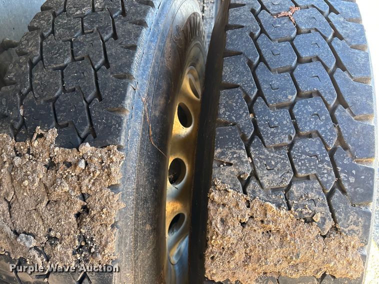 image for item YA1372 2021 Mack Granite dump truck