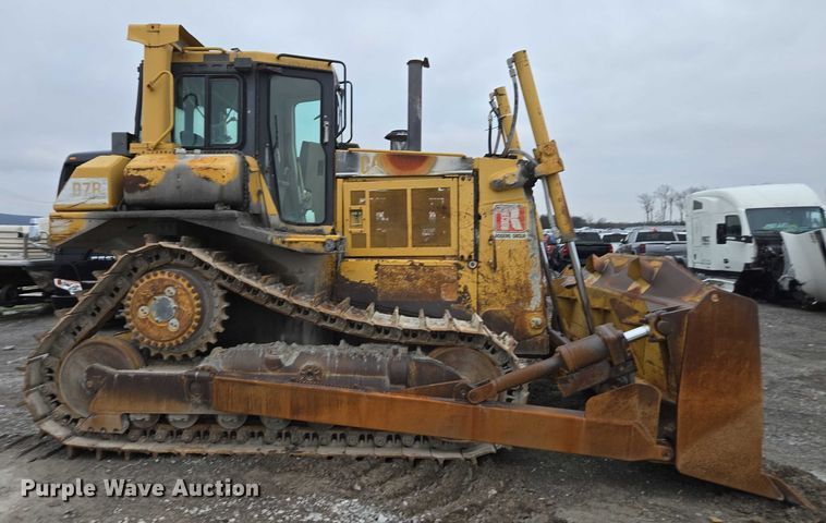 image for item YA1527 Caterpillar D7R dozer
