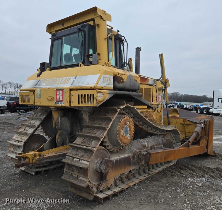 image for item YA1527 Caterpillar D7R dozer