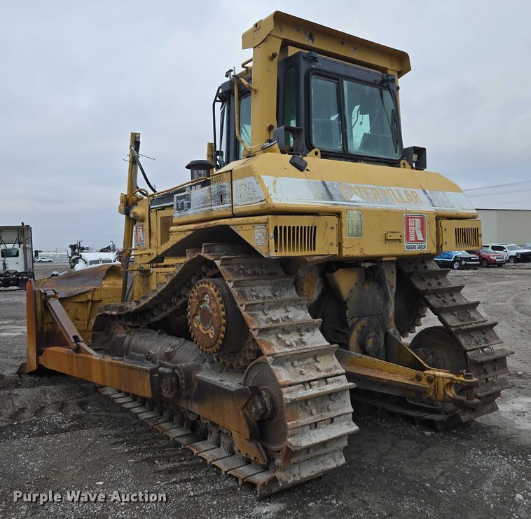 image for item YA1527 Caterpillar D7R dozer