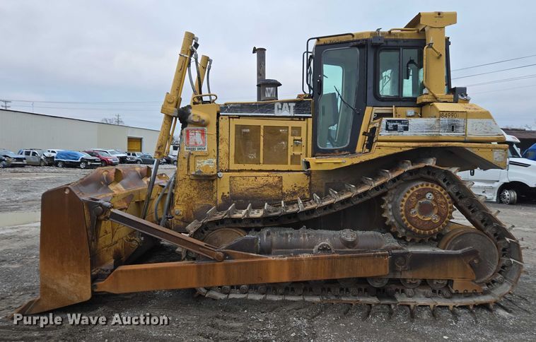 image for item YA1527 Caterpillar D7R dozer