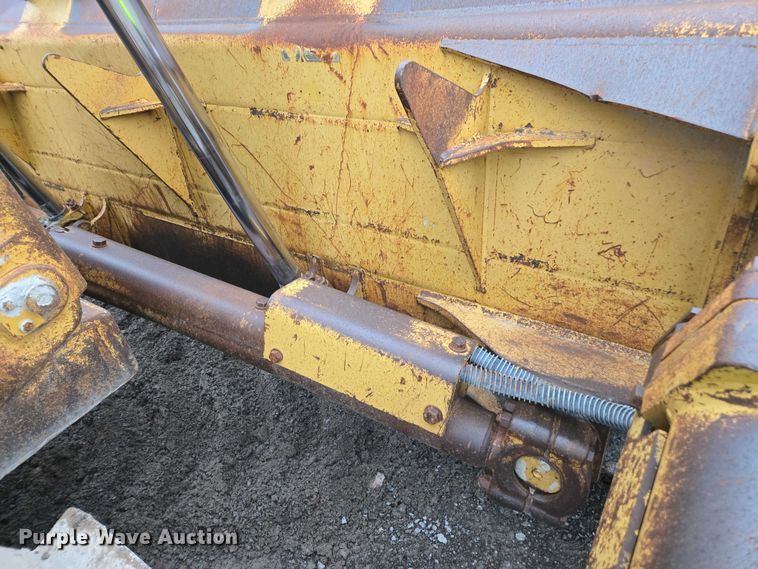 image for item YA1527 Caterpillar D7R dozer
