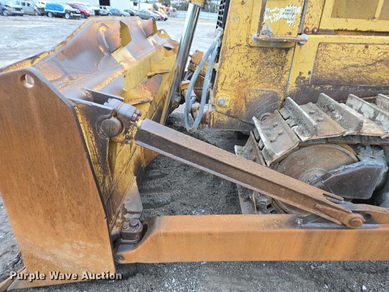image for item YA1527 Caterpillar D7R dozer