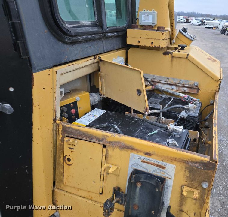 image for item YA1527 Caterpillar D7R dozer