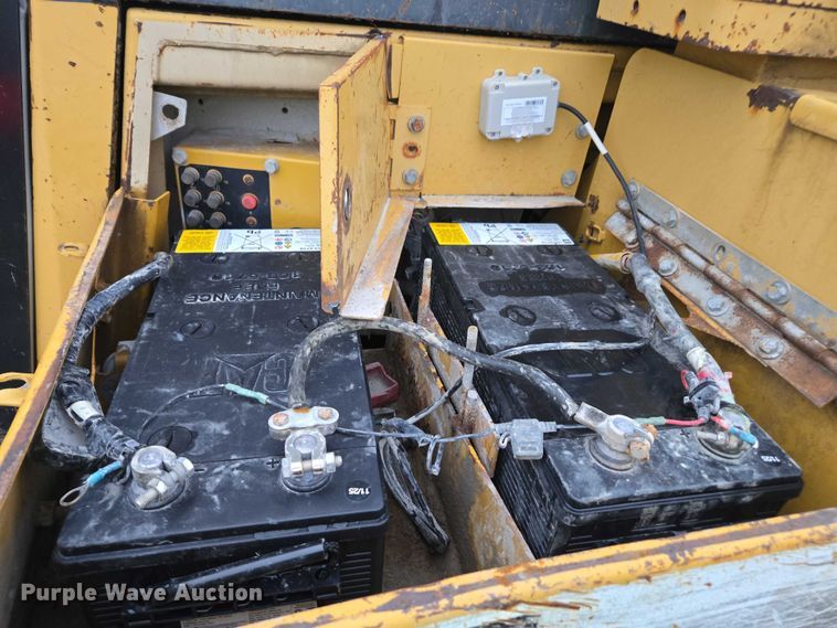 image for item YA1527 Caterpillar D7R dozer