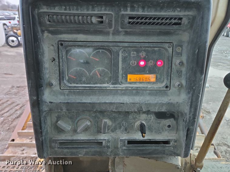 image for item YA1527 Caterpillar D7R dozer