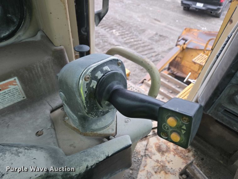 image for item YA1527 Caterpillar D7R dozer